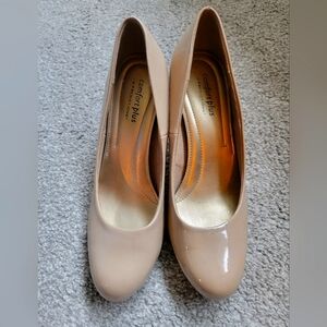 Comfort Plus nudes pumps, 7 1/2